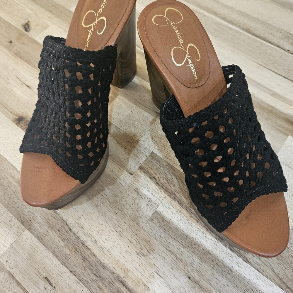 Jessica Simpson Shelbie platform sandals, size 7, brown wood heels, black cotton